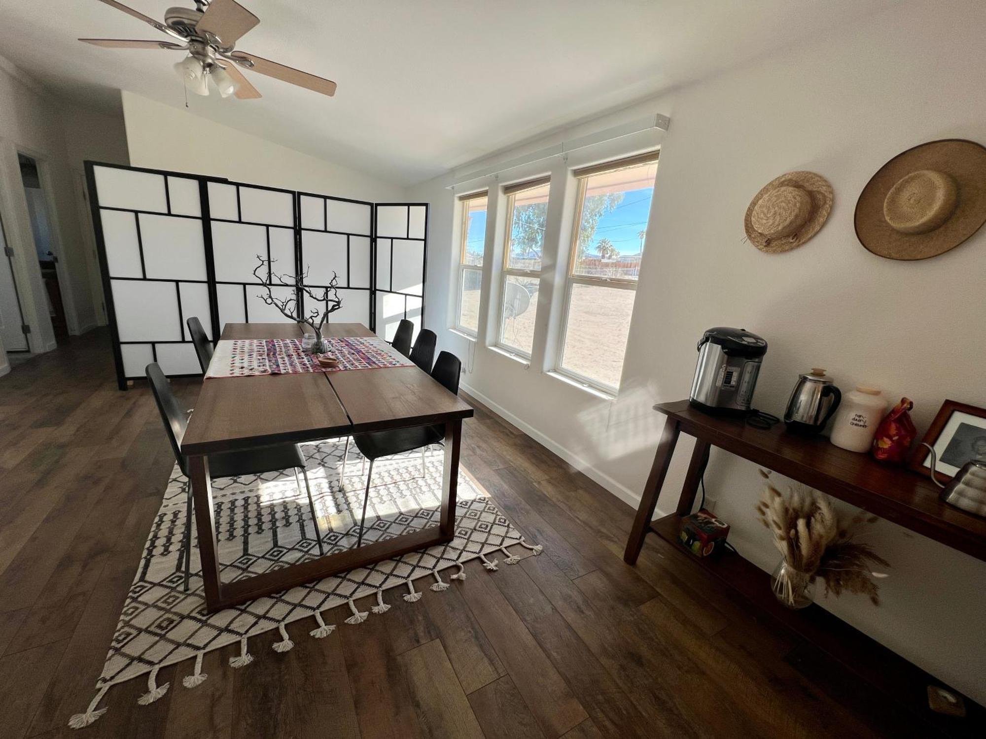 Bodhi House, Joshua Tree National Park Hostel Туентинайн Палмс Екстериор снимка