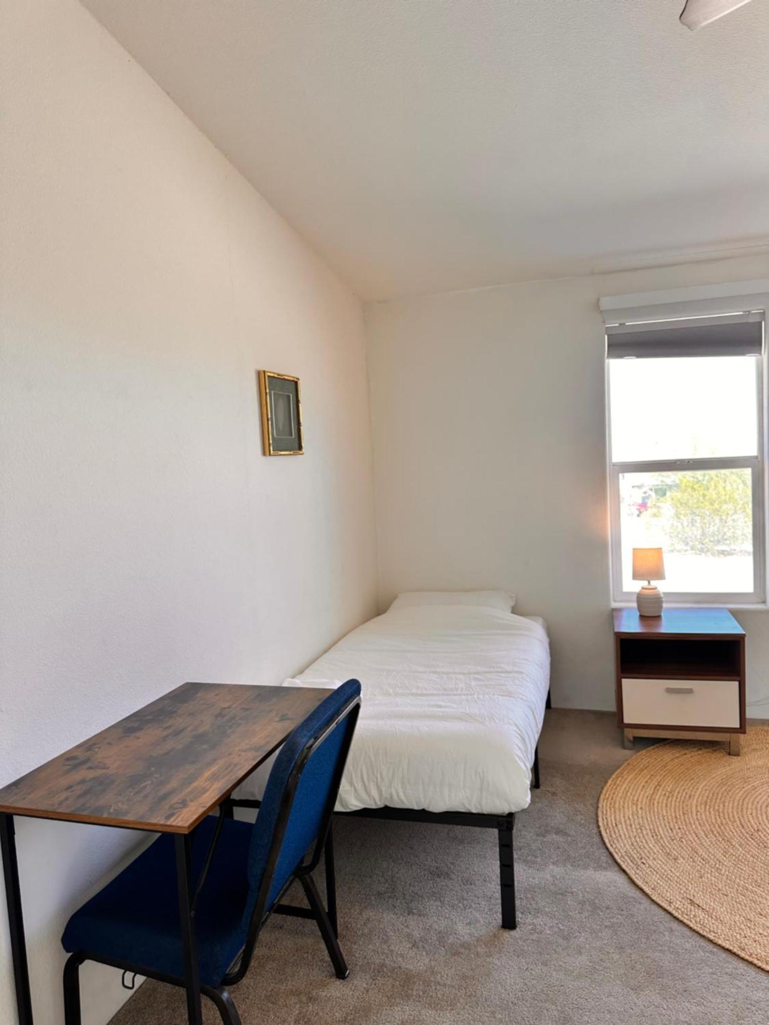 Bodhi House, Joshua Tree National Park Hostel Туентинайн Палмс Екстериор снимка