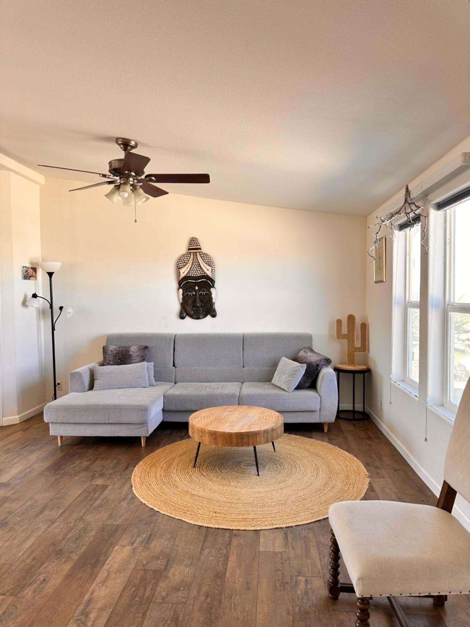 Bodhi House, Joshua Tree National Park Hostel Туентинайн Палмс Екстериор снимка