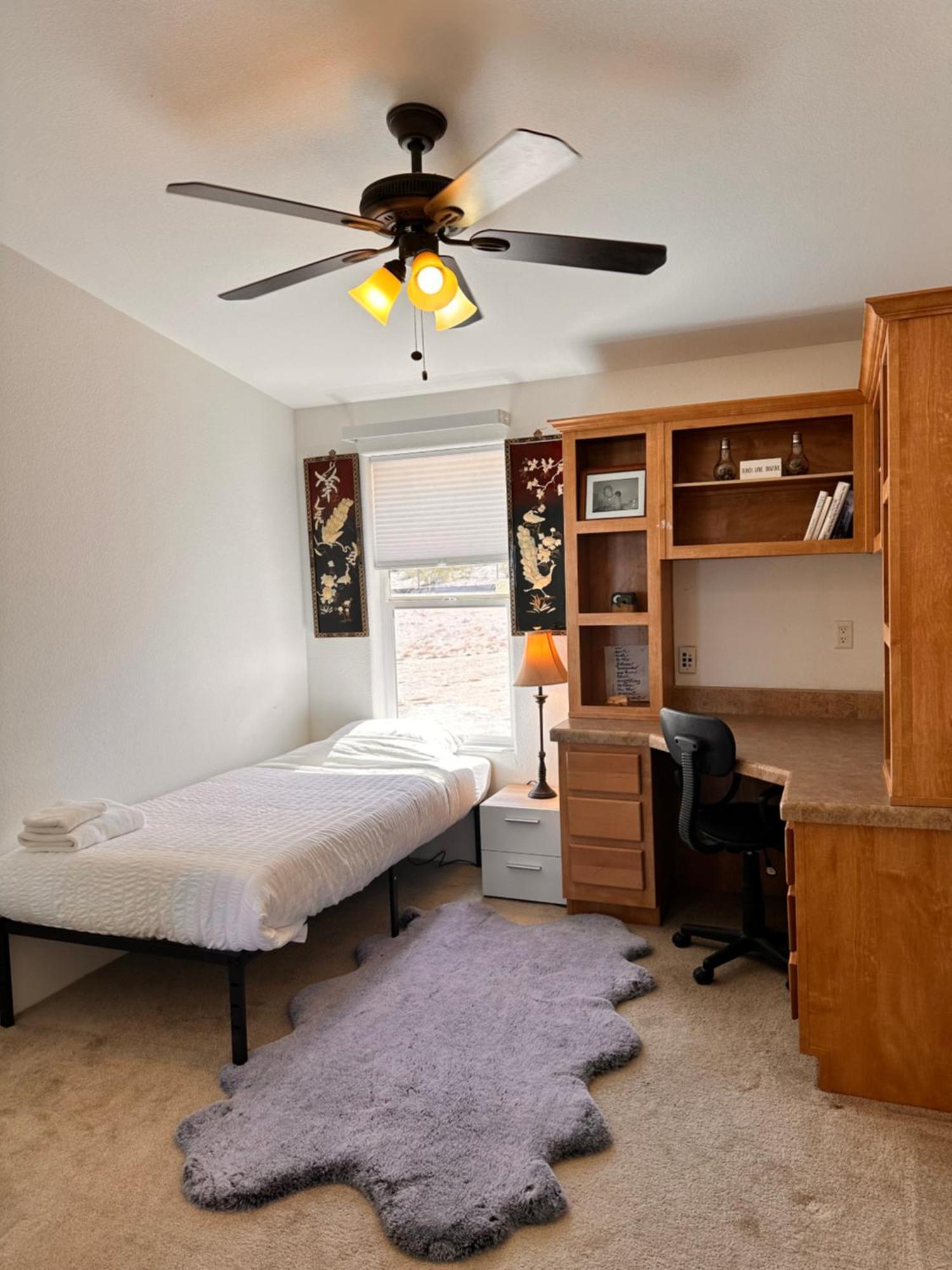 Bodhi House, Joshua Tree National Park Hostel Туентинайн Палмс Екстериор снимка