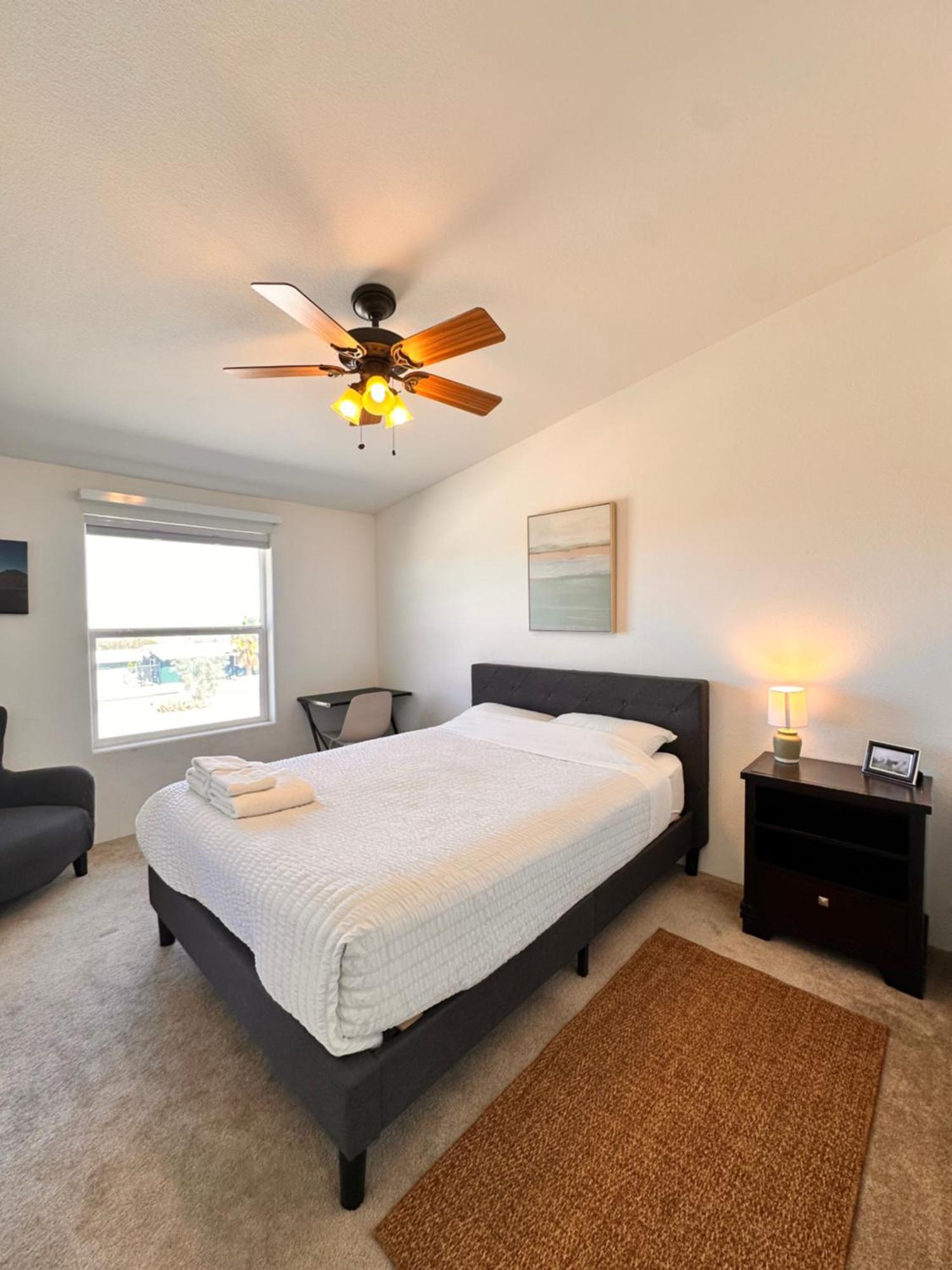 Bodhi House, Joshua Tree National Park Hostel Туентинайн Палмс Екстериор снимка