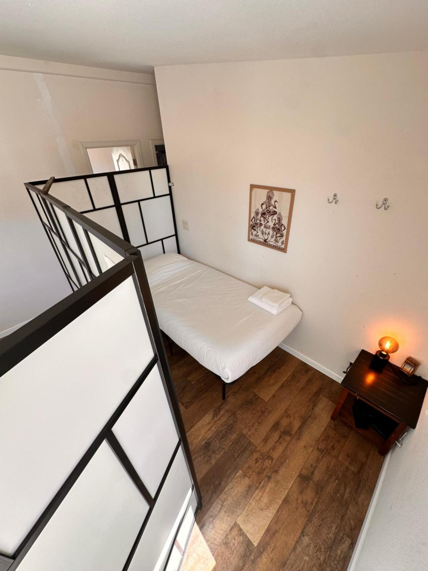 Bodhi House, Joshua Tree National Park Hostel Туентинайн Палмс Екстериор снимка